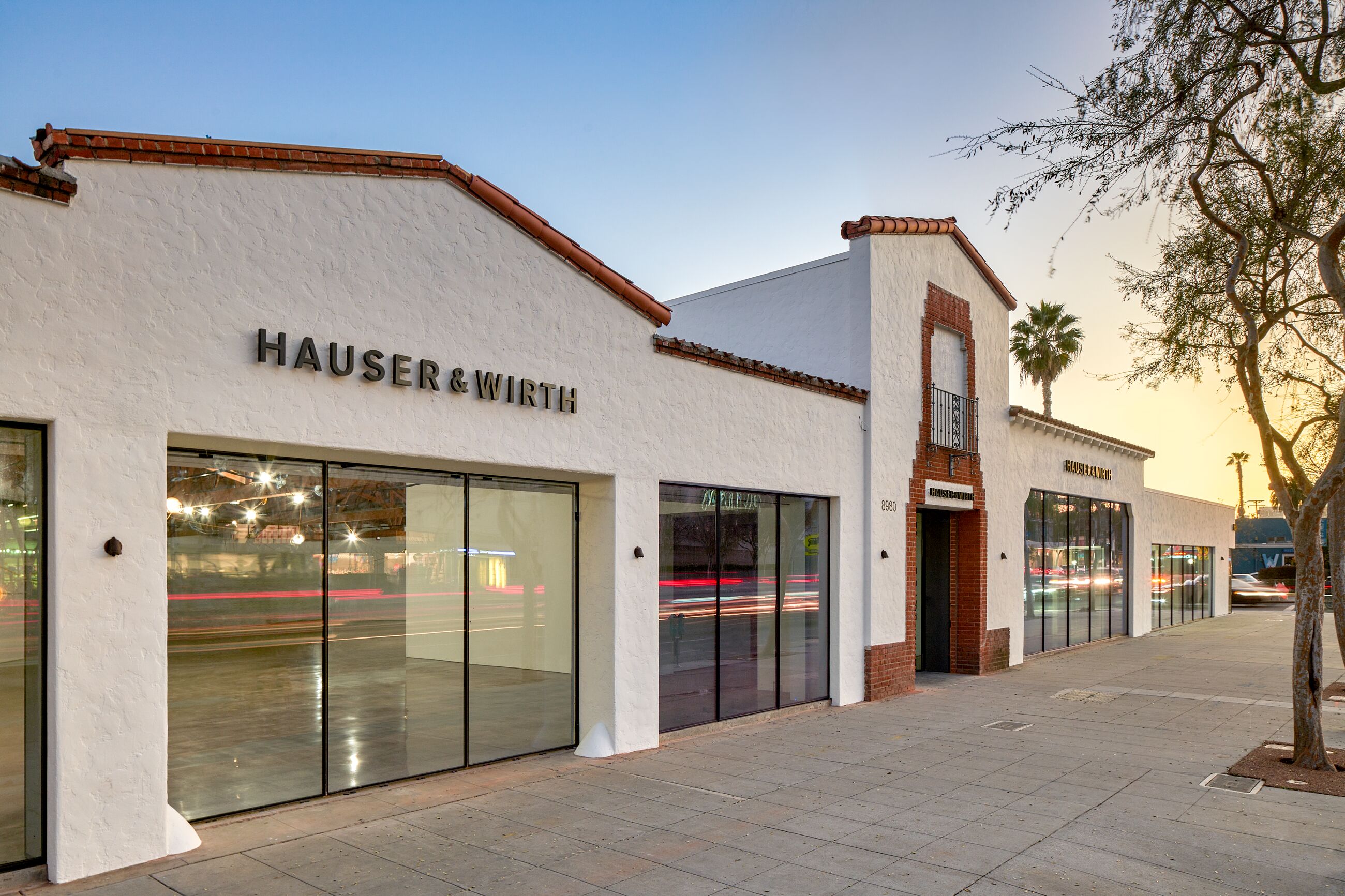 人気沸騰】 Hauser & Wirth 20 Years Book 洋書 - 洋書